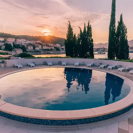 Отель Aminess Younique Liburna Корчула