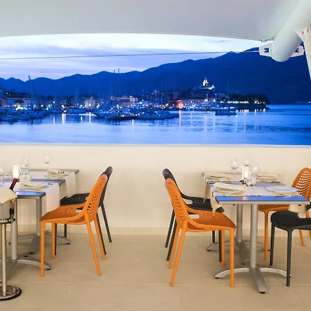 Hotel Aminess Younique Liburna 4*